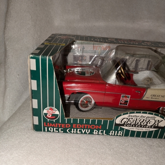 Limited Edition 1955 Chevy Bel Air Model - Picture 3 of 8